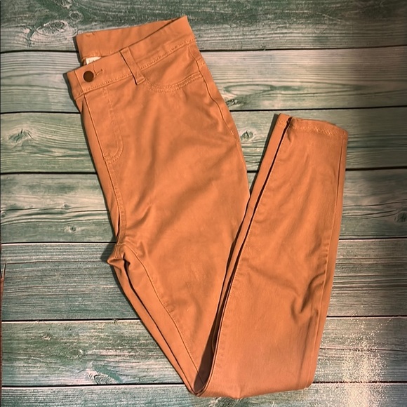 Time and Tru Tan Pants - Picture 6 of 7